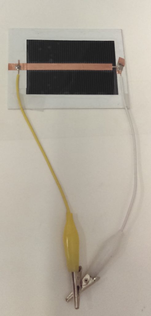 Single cell solar panel with clip leads
