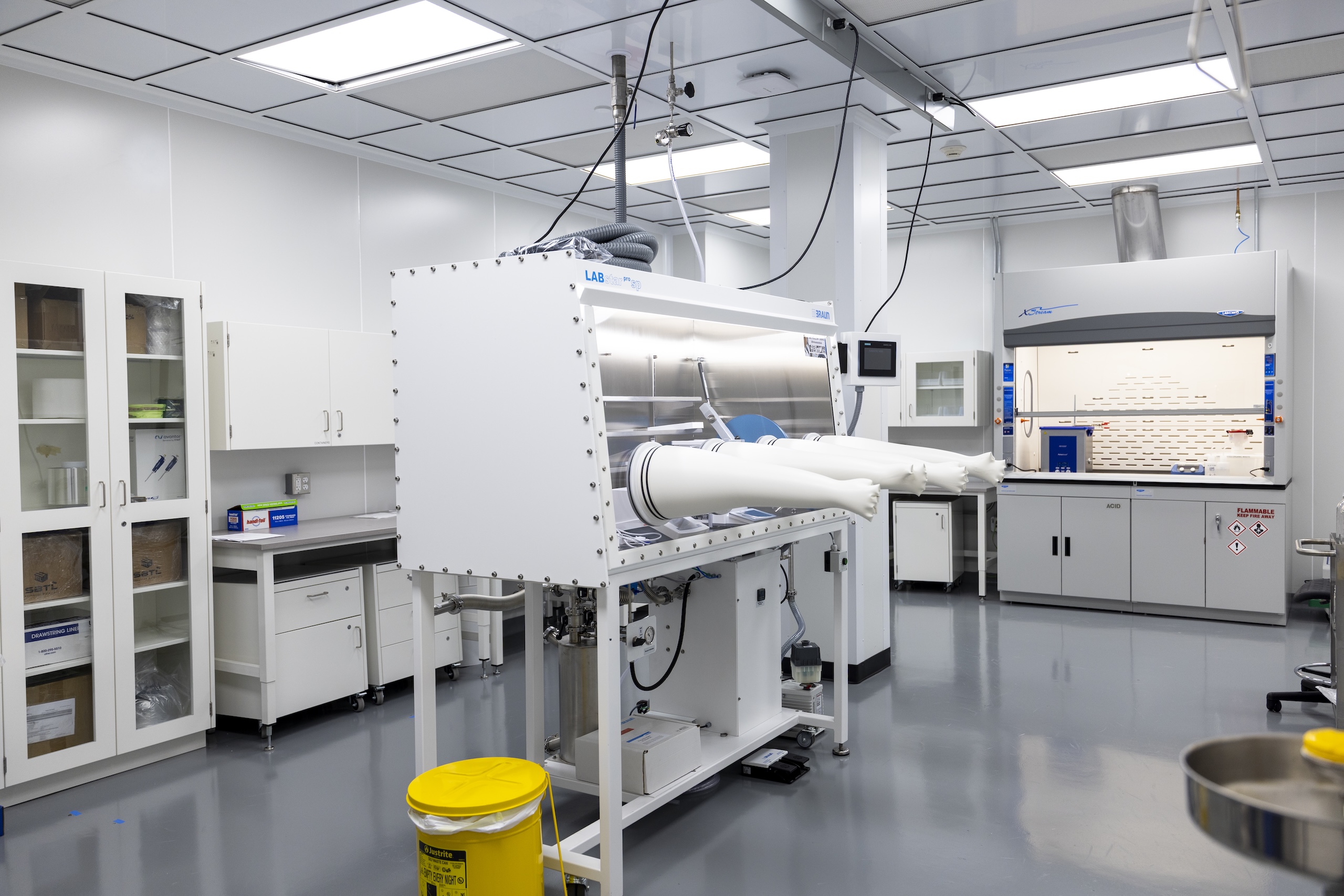 , West Coast’s first public, open-access lab for pilot-scale battery manufacturing opens in Seattle